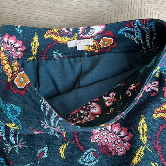 Ann Taylor LOFT Deep Teal Floral Skirt w/ Kick Pleat SZ 8 - Picture 13 of 14